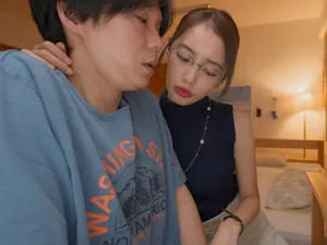 Nữ huấn luyện viên đội golf bị đồng nghiệp lừa đi tập huấn để địt