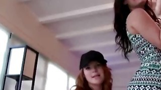 Giọt nước mắt của cô con gái hằng ngày bị bố dượng ép làm tình đến có thai